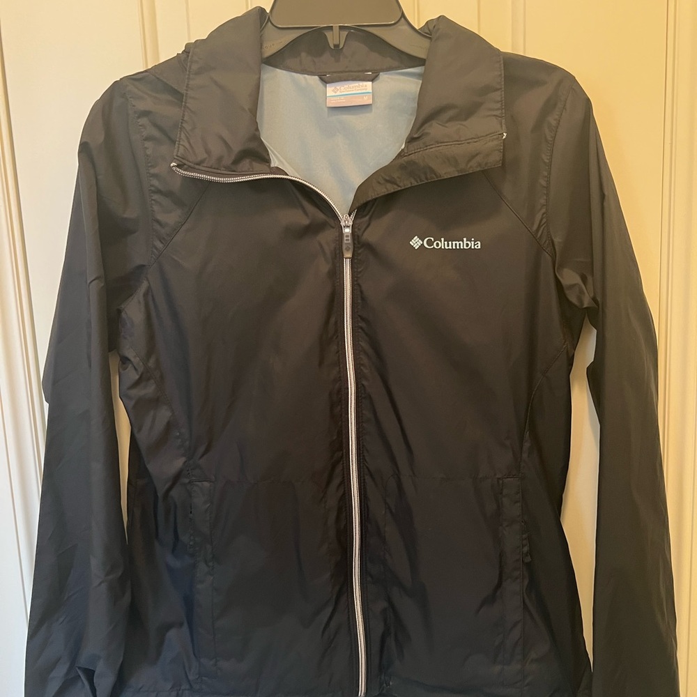 Columbia Women's Black Packable Rain Jacket. Size M